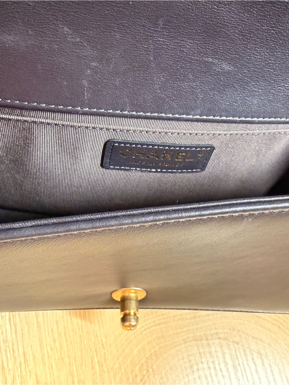 CHANEL Leboy Shoulder Bag in dark purple with Gold Hardware - Picture 10 of 12